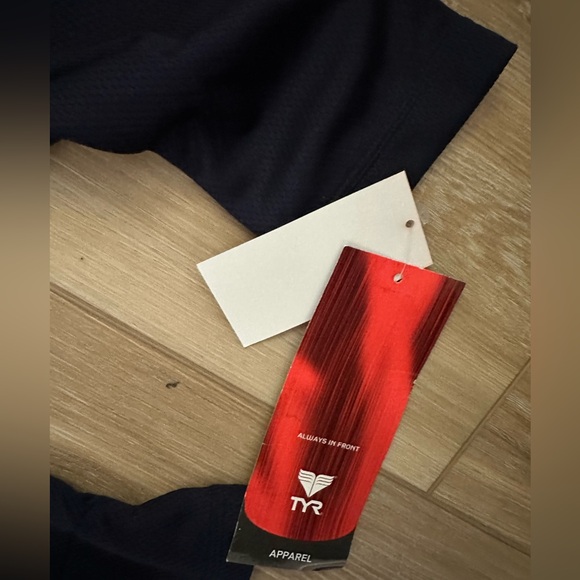 TYR Long Sleeve Tech Polo S NWT - Picture 5 of 6